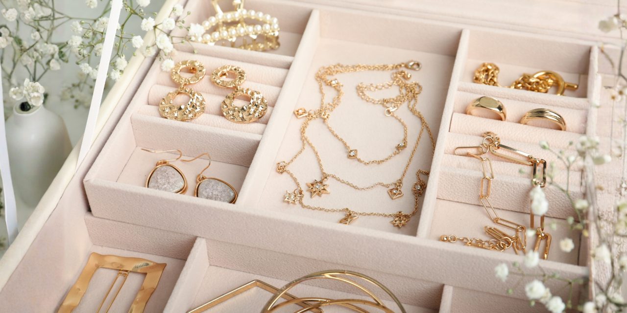 Keep the Sparkle Alive: Simple Habits That Make Your Jewelry Last for Years