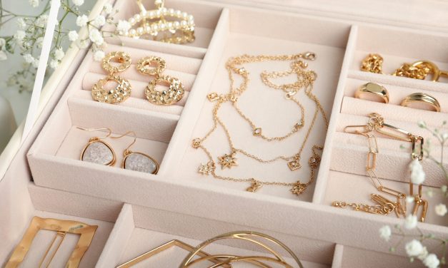 Keep the Sparkle Alive: Simple Habits That Make Your Jewelry Last for Years