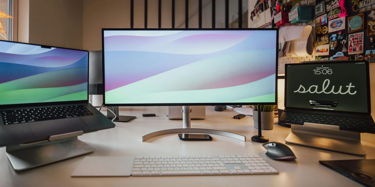 Smart Desk Additions for More Productive Daily Routines 