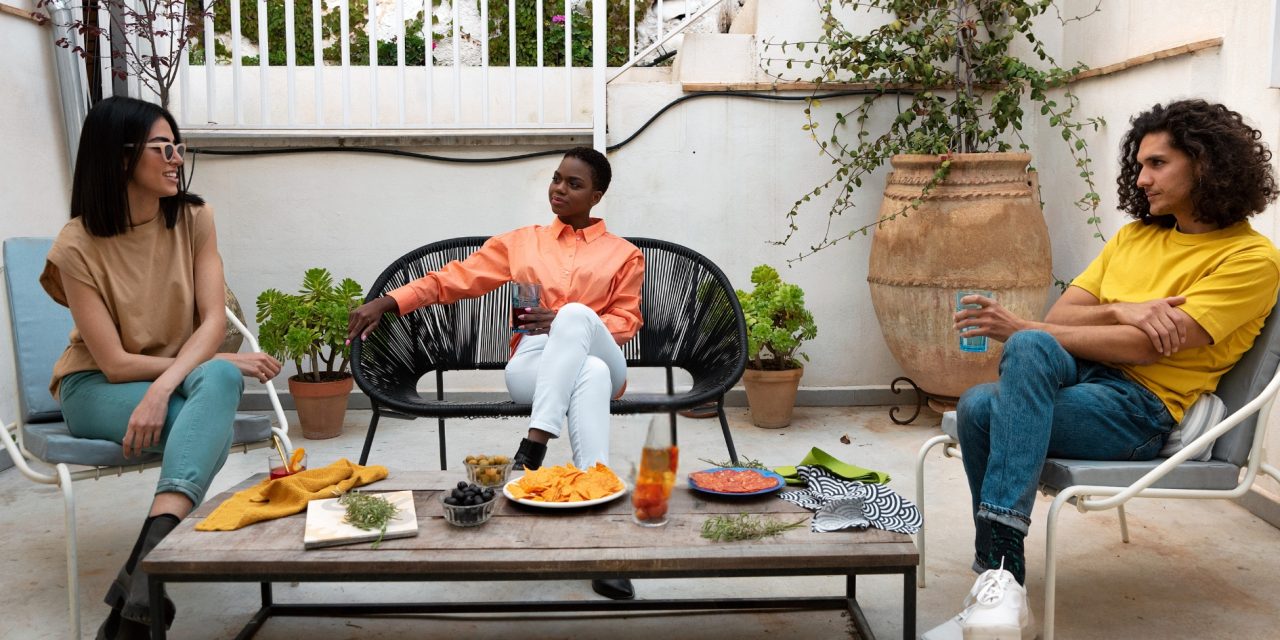 The Small-Space Hosting Trick That Saves Every Gathering 