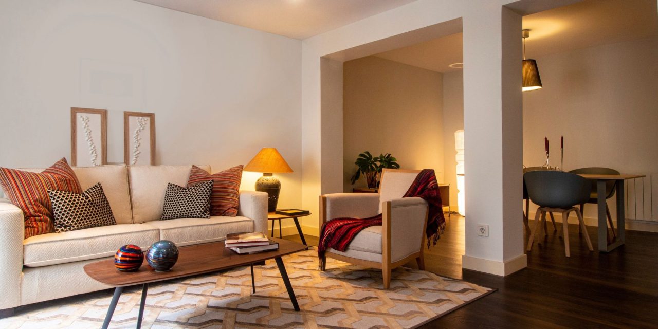 How to Warm Up Neutral Home Decor With the Right Lighting